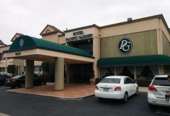 Hotel Pacific Garden has Balcony rooms