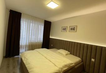 Qend  r has Balcony rooms