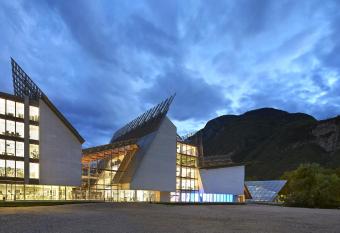 Komodo short stay apartments allows 18 year olds to book a room