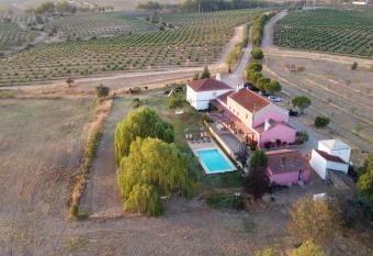 Casa das Jardas has Balcony rooms