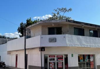 Departamento Santa Ana allows 18 year olds to book a room