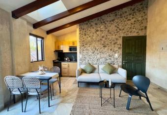 Sol en Val  Quirico has Balcony rooms