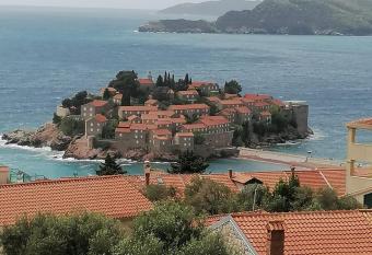 DH Sveti Stefan has Balcony rooms