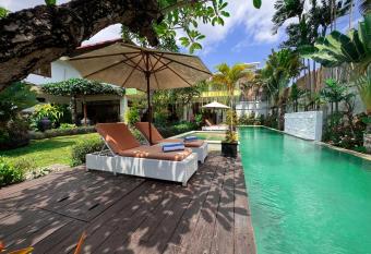 Tranquil 4BR Villa Kerobokan has Balcony rooms