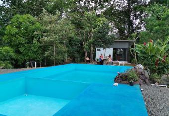 Chiri s Cabin has Balcony rooms