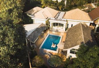 IvyRich Pool Villa Chiang Mai has Balcony rooms