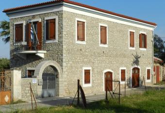 La Casa di Ercole across bay of Nafplio. has Balcony rooms