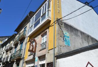 Albergue Internacional has Balcony rooms