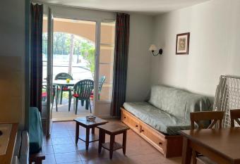 Joli STUDIO plein pied 4 pers 82 R  sidence du Lac has Balcony rooms