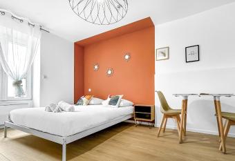 Homey Charming - Joli Studio, proche Vitam Parc allows 18 year olds to book a room