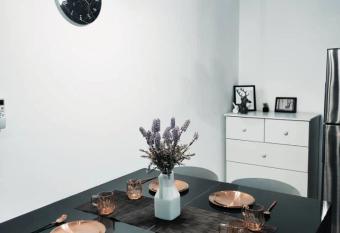 Neu suites advance HomeStay klcc has rooms with a private hot tub