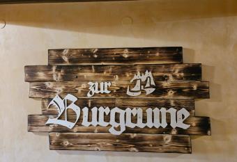 Gasthof zur Burgruine has Balcony rooms