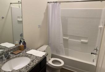 AZGuestHouse at Meadow Private bedroom&bathroom has Balcony rooms