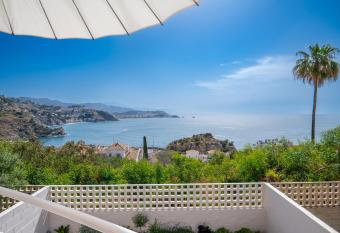 Casa del Este has Balcony rooms
