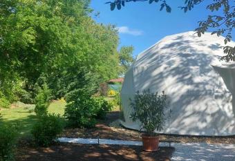 Di  -D  m has Balcony rooms