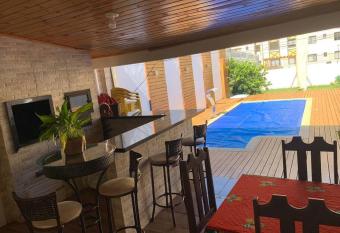 Casa com Piscina em Regi  o Nobre de Cascavel has Balcony rooms