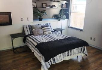 Dallas Private Room 6 allows 18 year olds to book a room