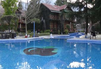 Apple Valley Resort has Smoking/Balcony rooms