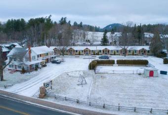 The Snowshoe Lodge has Balcony rooms