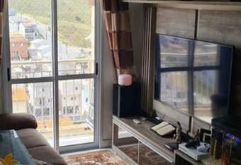 Apto. inteiro c/ Piscina no Portal Ip  s Cajamar SP has Balcony rooms