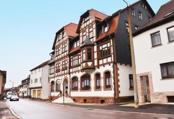 Hotel Zur Hallenburg allows 18 year olds to book a room
