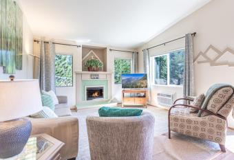 Alpine Paradise has Balcony rooms