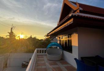 Villa Genevieve has Balcony rooms