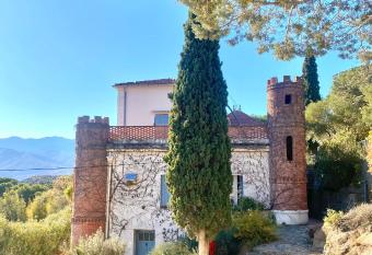 Ch  teau de la Sybille has Balcony rooms
