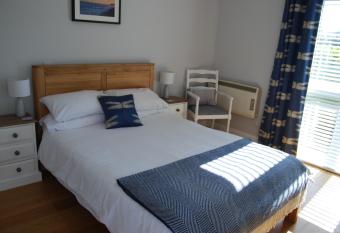 Hare & Hounds Bed & Breakfast allows 18 year olds to book a room