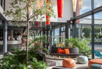 Nomad Paris Roissy CDG allows 18 year olds to book a room