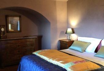 Villa Moglietta allows 18 year olds to book a room