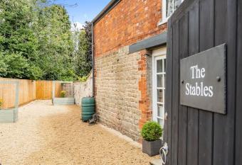 2 bedroom cottage in Old Town has Balcony rooms