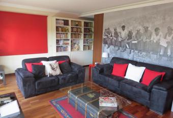 Sweet Home Braga Hostel & Guest House has Balcony rooms