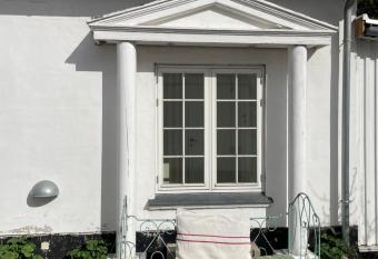 Harbour House has Balcony rooms