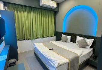 Hotel victoria has Balcony rooms