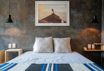 Estudio Sayula HoMe con alberca 5 allows 18 year olds to book a room