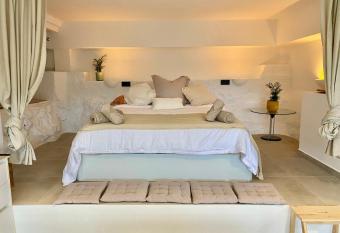 Pandi s Place has Balcony rooms