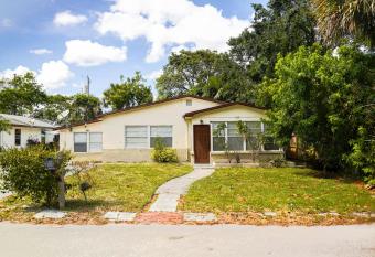 Private rooms inside beautiful home - Walk to the Beach has Balcony rooms