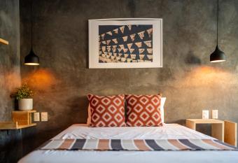 Estudio Sayula HoMe con alberca 7 allows 18 year olds to book a room