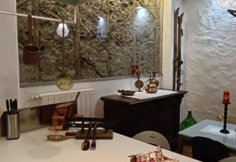 Via Castello 17 has Balcony rooms