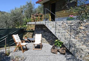 Camera di Molly allows 18 year olds to book a room