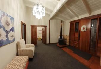 Magnolia Park has rooms with a private hot tub