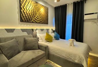 Fullerton Suites has Balcony rooms