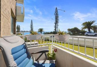 Sea Views at Alexandra Headlands has Balcony rooms