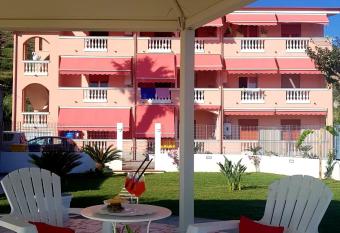 Casa La Costa has Balcony rooms