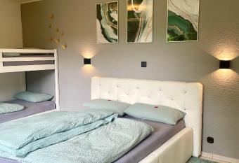 Talblick Chalet Blankenheim has Balcony rooms