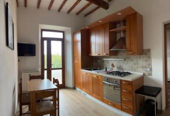 Siena Apartment 2 Parcheggio privato e giardino has Balcony rooms