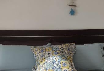 RoomHoliday J&A allows 18 year olds to book a room