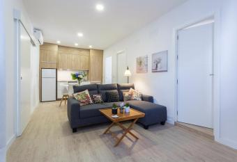 Morenos Centrico Moderno has Balcony rooms