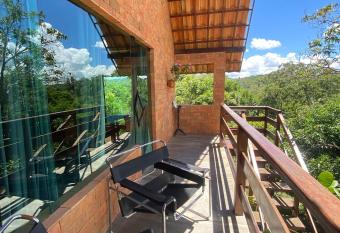 Chal   Por do Sol has rooms with a private hot tub